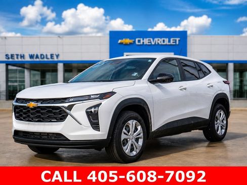 Used 2026 Chevrolet Trax LS w/ Driver Confidence Package FWD image 3