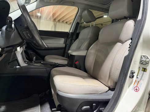 Used 2017 Subaru Forester 2.5i Limited AWD/4WD image 9