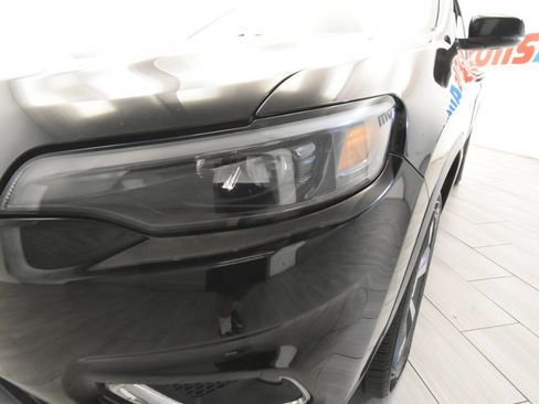 Used 2019 Jeep Cherokee Limited AWD/4WD image 9