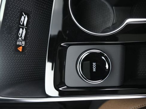 Used 2026 Chevrolet Equinox ACTIV w/ LPO, Floor Liner Package image 21