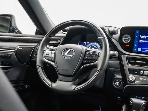 Used 2025 Lexus ES 300h w/ Accessory Package (Z2) FWD image 15