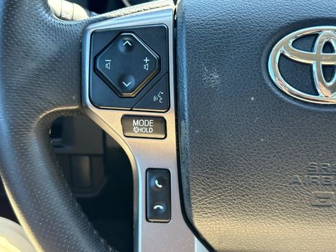 Used 2016 Toyota Tacoma SR5 w/ SR5 Appearance Package (SN) AWD/4WD image 13