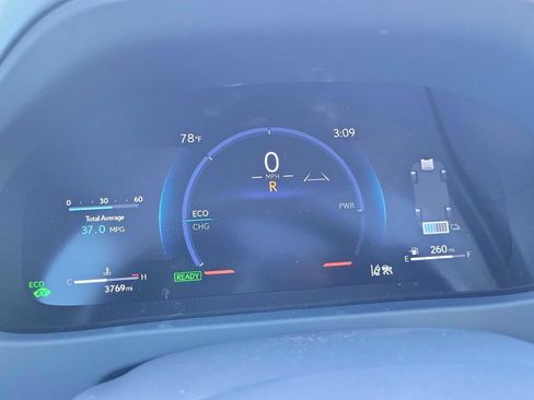 Used 2025 Lexus UX 300h AWD image 28