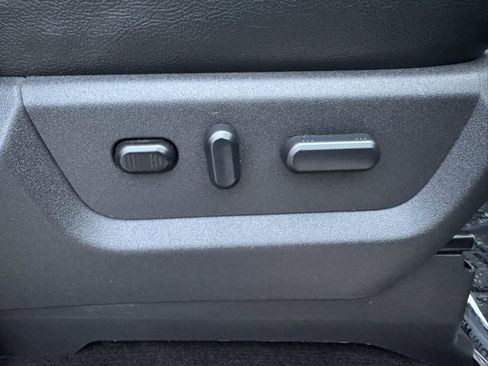 Used 2016 Ford F250 Lariat w/ Lariat Ultimate Package image 34