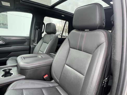 Used 2022 Chevrolet Tahoe RST w/ Luxury Package image 16