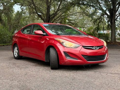 Used 2015 Hyundai Elantra SE FWD image 3