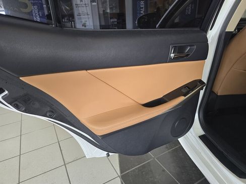 Used 2016 Lexus IS 200t image 10