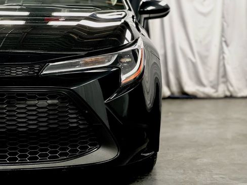 Used 2022 Toyota Corolla LE image 3