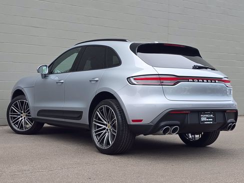 Certified 2026 Porsche Macan AWD/4WD image 3