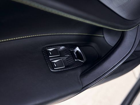 Used 2022 McLaren 720S Spider image 40