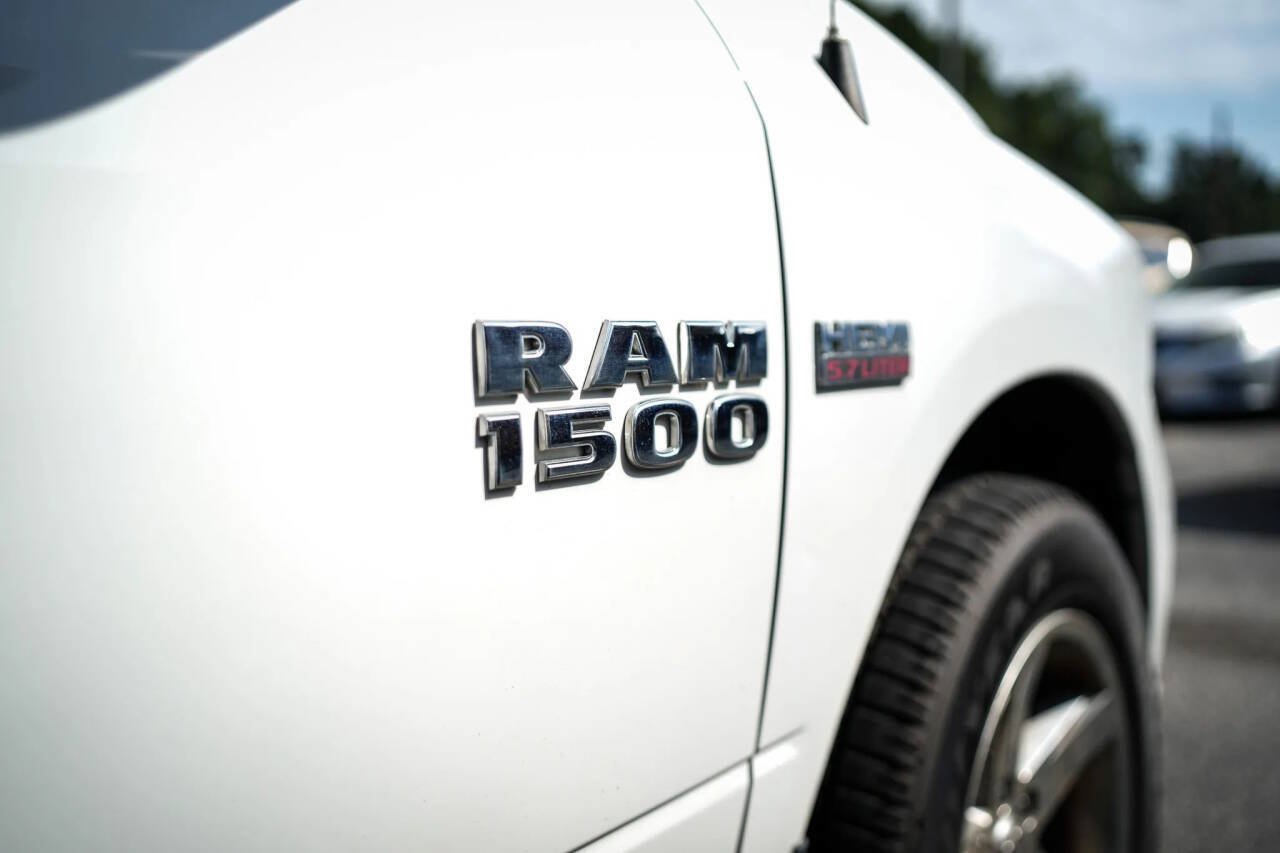 Used 2014 RAM 1500 Express RWD image 25