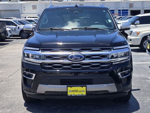 Used 2022 Ford Expedition Platinum RWD image 2