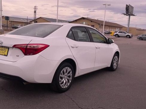 Used 2019 Toyota Corolla L image 9