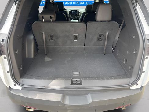 Used 2023 Chevrolet Traverse RS AWD/4WD image 12