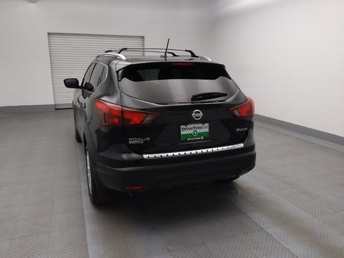 Used 2018 Nissan Rogue Sport SV image 6