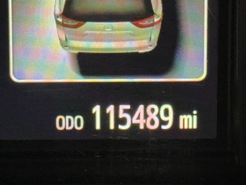 Used 2019 Toyota Sienna SE Premium FWD image 25