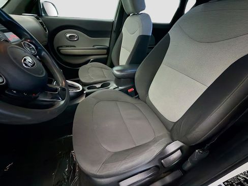 Used 2014 Kia Soul FWD image 11