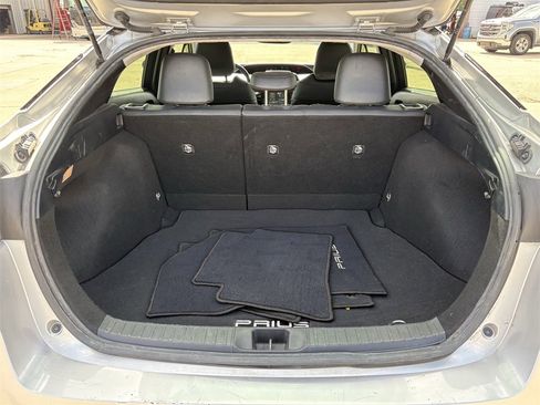 Used 2018 Toyota Prius Four image 27