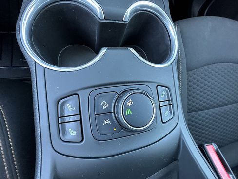 Used 2021 GMC Terrain SLE w/ Driver Convenience Package image 28