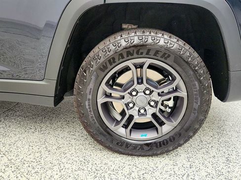 Used 2024 Jeep Grand Cherokee Trailhawk w/ Advanced Protech Group II AWD/4WD image 9