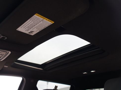 Used 2021 Chevrolet Silverado 1500 High Country image 6