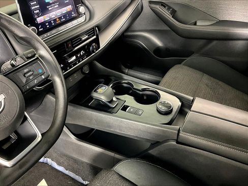 Certified 2022 Nissan Rogue SV AWD/4WD image 18