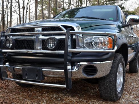 Used 2004 Dodge Ram 1500 Truck ST image 3
