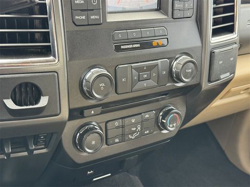 Used 2017 Ford F250 XLT image 22