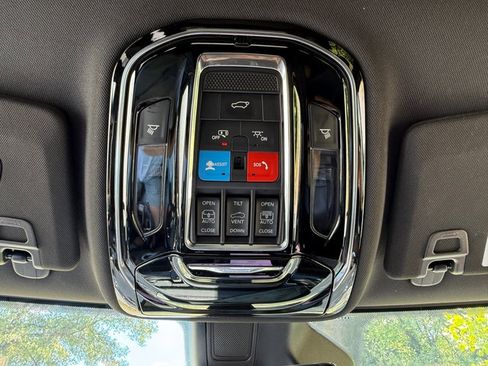Used 2023 Jeep Grand Cherokee Summit w/ Adv Protech Group IV RWD image 32