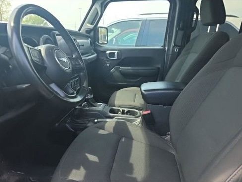 Used 2023 Jeep Wrangler Willys AWD/4WD image 6