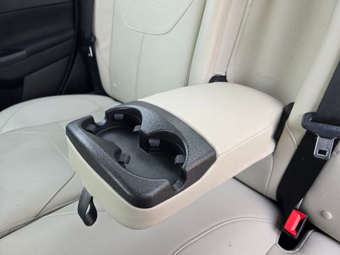 Used 2018 Ford Focus Titanium FWD image 29