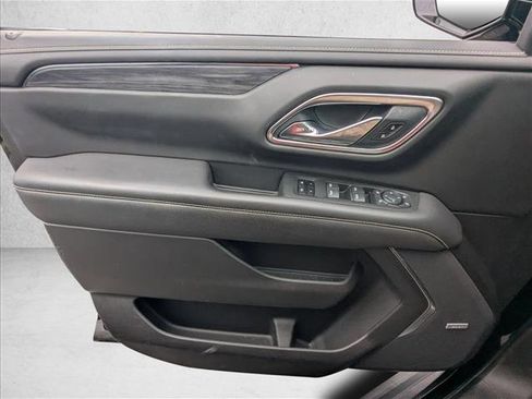Used 2021 GMC Yukon SLT w/ SLT Premium Package AWD/4WD image 9