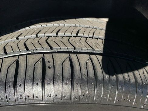 Used 2022 Subaru Outback Limited image 36