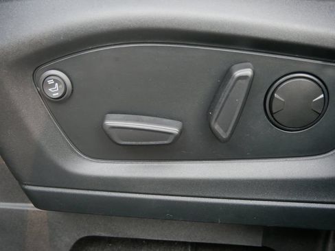 Used 2020 Ford Explorer XLT AWD/4WD image 14