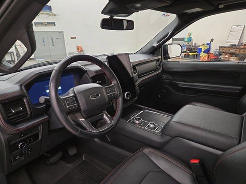 Used 2024 Ford Expedition Limited image 16