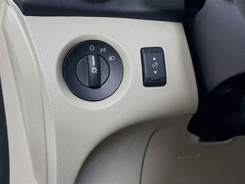 Used 2011 Ford Fiesta S FWD image 11