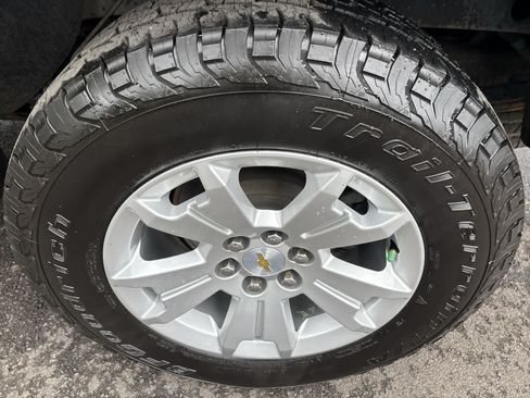 Used 2019 Chevrolet Colorado LT w/ LT Convenience Package AWD/4WD image 4