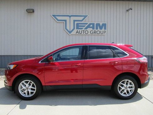 Used 2023 Ford Edge SEL w/ Convenience Package image 4