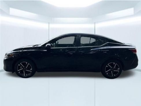Used 2025 Nissan Sentra SV FWD image 10
