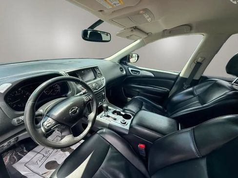 Used 2017 Nissan Pathfinder SL AWD/4WD image 10