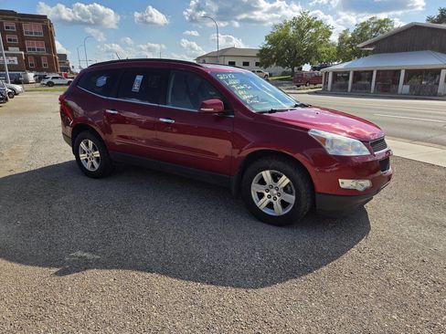 Used 2012 Chevrolet Traverse LT image 3