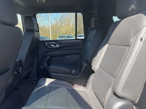 Used 2022 Chevrolet Suburban Z71 AWD/4WD image 25