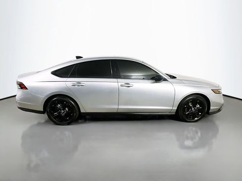 Used 2025 Honda Accord SE image 7