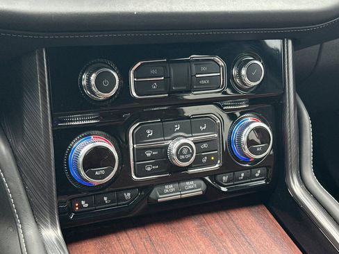Used 2023 GMC Yukon Denali Ultimate image 20