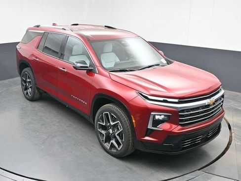 New 2026 Chevrolet Traverse High Country w/ LPO, Floor Liner Package FWD image 35