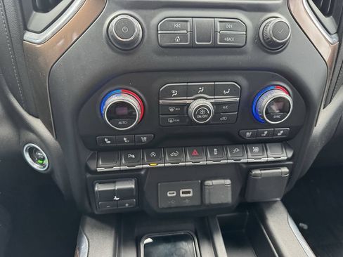 Used 2021 Chevrolet Silverado 1500 High Country AWD/4WD image 16
