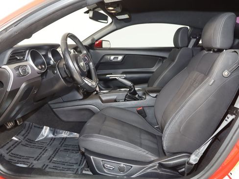 Used 2019 Ford Mustang GT RWD image 10