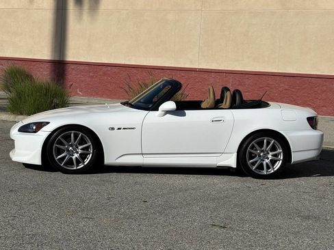 Used 2004 Honda S2000 Base 2dr Convertible image 4
