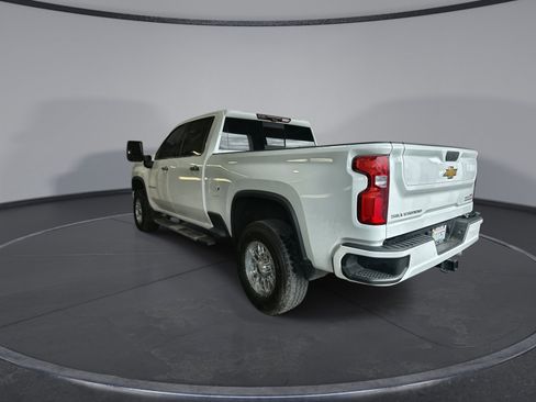 Used 2022 Chevrolet Silverado 2500 High Country w/ Z71 Off-Road Package image 6