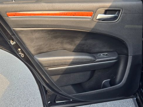 Used 2018 Chrysler 300 S w/ 300S Premium Group 2 RWD image 34